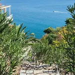 Seaside Maisonette In Kiveri, Near Nafplion. Kivérion