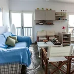 Seaside Maisonette In Kiveri, Near Nafplion. Dom wakacyjny *