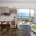 Seaside Maisonette In Kiveri, Near Nafplion. Kivérion
