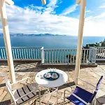 Seaside Maisonette In Kiveri, Near Nafplion. Dom wakacyjny *