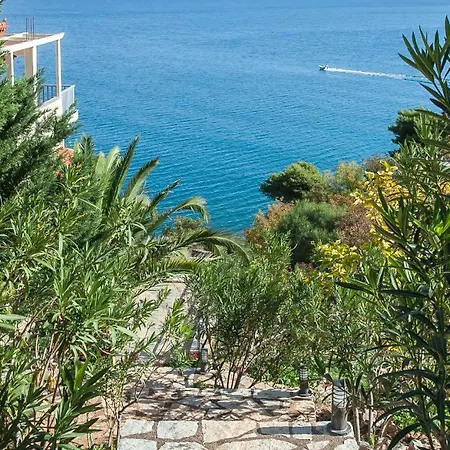 Seaside Maisonette In Kiveri, Near Nafplion. Киверион