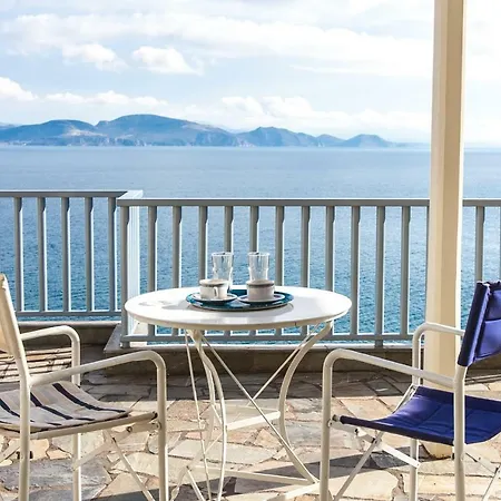 Seaside Maisonette In Kiveri, Near Nafplion. 別荘