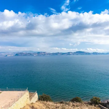 Seaside Maisonette In Kiveri, Near Nafplion. 別荘
