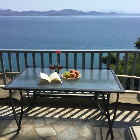 Seaside Maisonette In Kiveri, Near Nafplion. * Kivérion