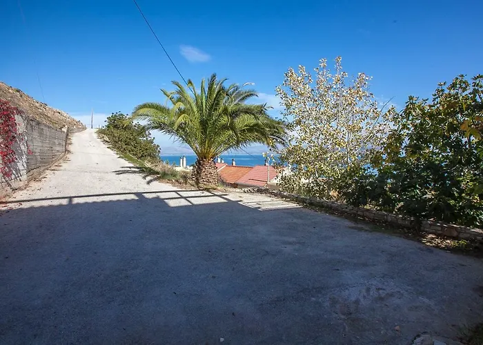 Seaside Maisonette In Kiveri, Near Nafplion. Dom wakacyjny