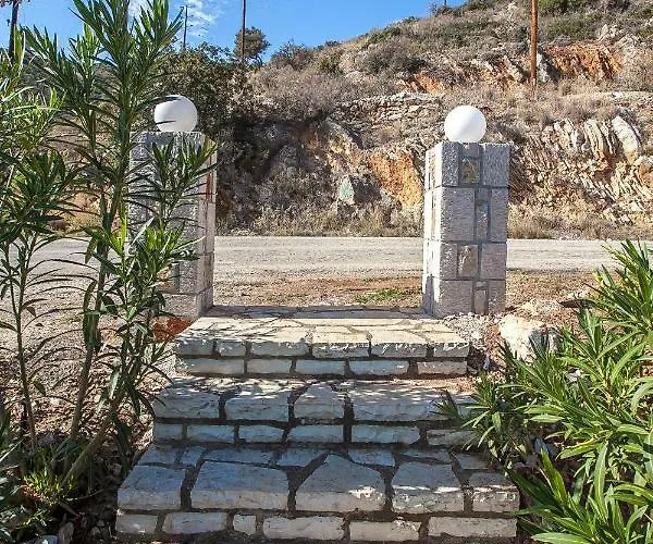 Seaside Maisonette In Kiveri, Near Nafplion. Dom wakacyjny *