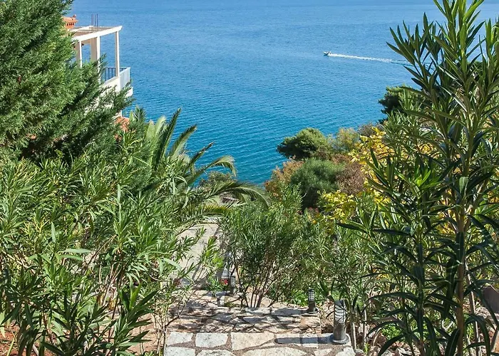 Seaside Maisonette In Kiveri, Near Nafplion. Kivérion