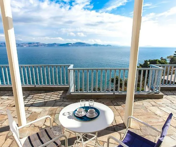 Seaside Maisonette In Kiveri, Near Nafplion. Dom wakacyjny *