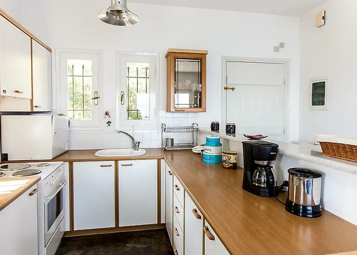 Seaside Maisonette In Kiveri, Near Nafplion.