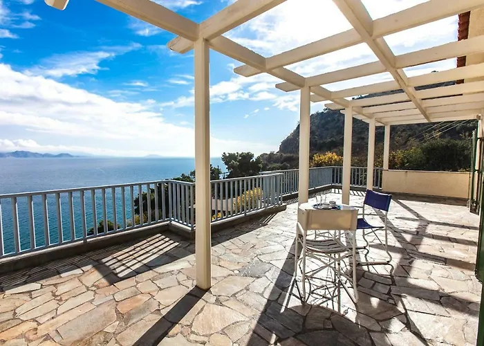 Nyaraló Seaside Maisonette In Kiveri, Near Nafplion. *