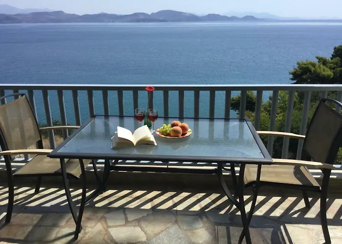 Seaside Maisonette In Kiveri, Near Nafplion. * Kivéri