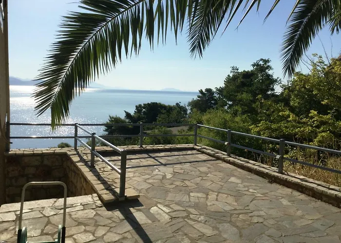 Nyaraló Seaside Maisonette In Kiveri, Near Nafplion. Kivéri